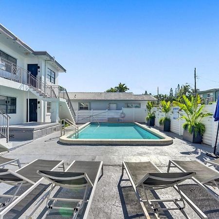 Waves On Desoto Rental Unit With Pool Hollywood Buitenkant foto