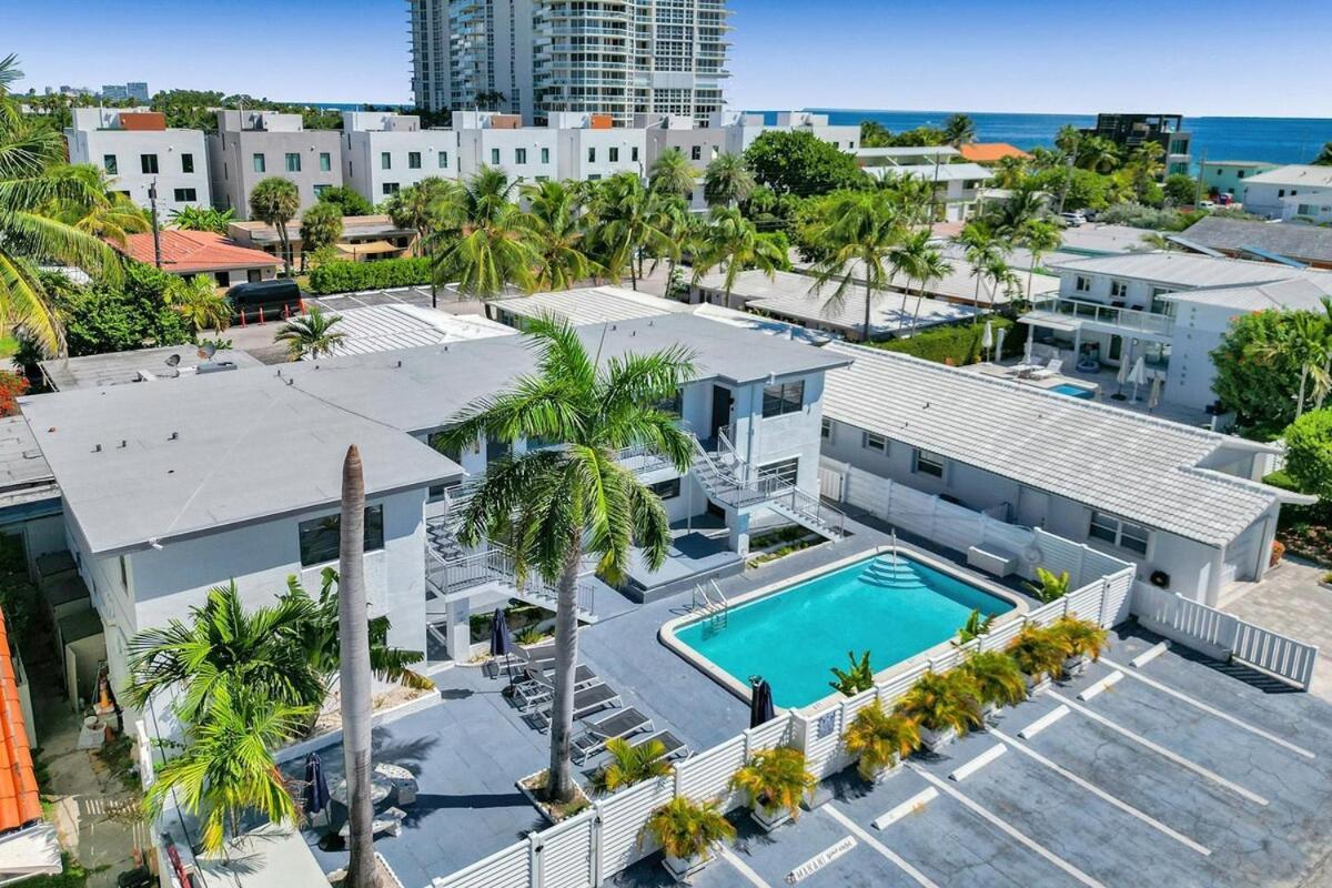 Waves On Desoto Rental Unit With Pool Hollywood Buitenkant foto
