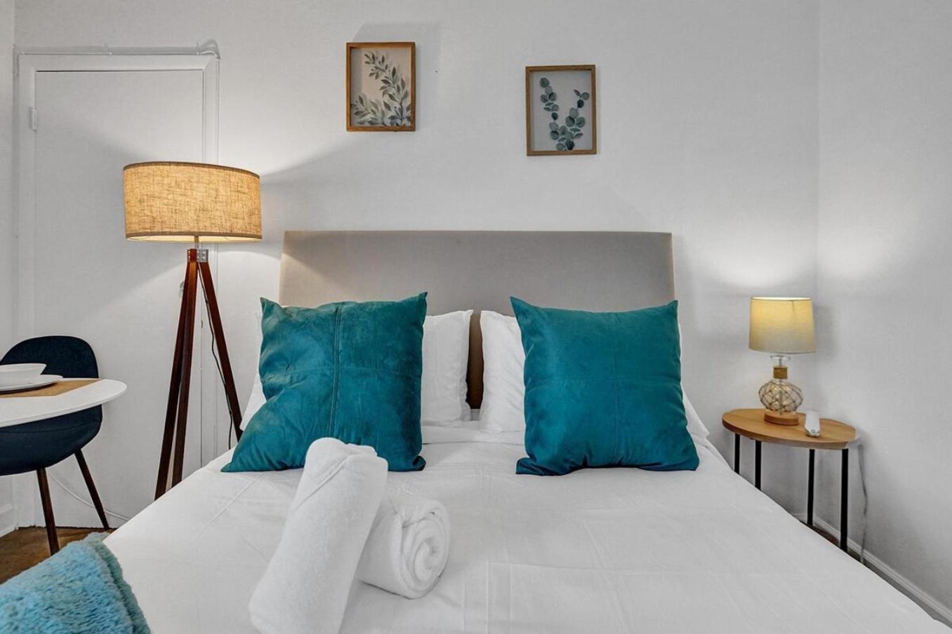 Waves On Desoto Rental Unit With Pool Hollywood Buitenkant foto